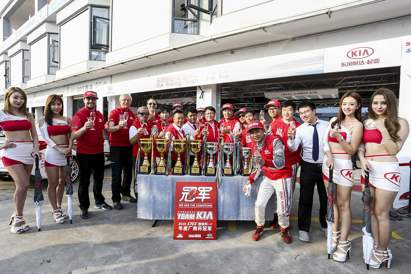 KIA RACING TEAM ED HEXATHRON RACING SYSTEMS  NUOVAMENTE CAMPIONI NEL CTCC